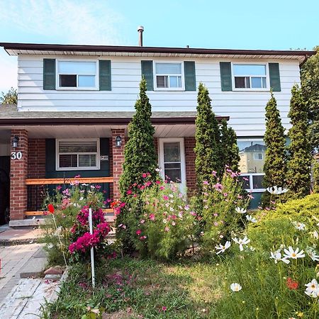 Renovated Cozy Bedroom With Private Washroom Toronto Exterior photo